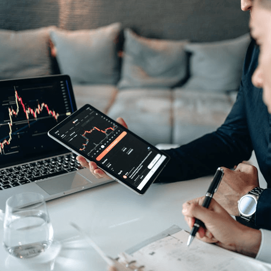 Axtrovien equipa de especialistas em investimento em criptografia